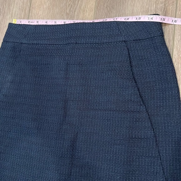 NWT LOFT Navy Blue Woven Sweater Skirt Size 4 Pockets Tweed Career Office - Picture 6 of 16